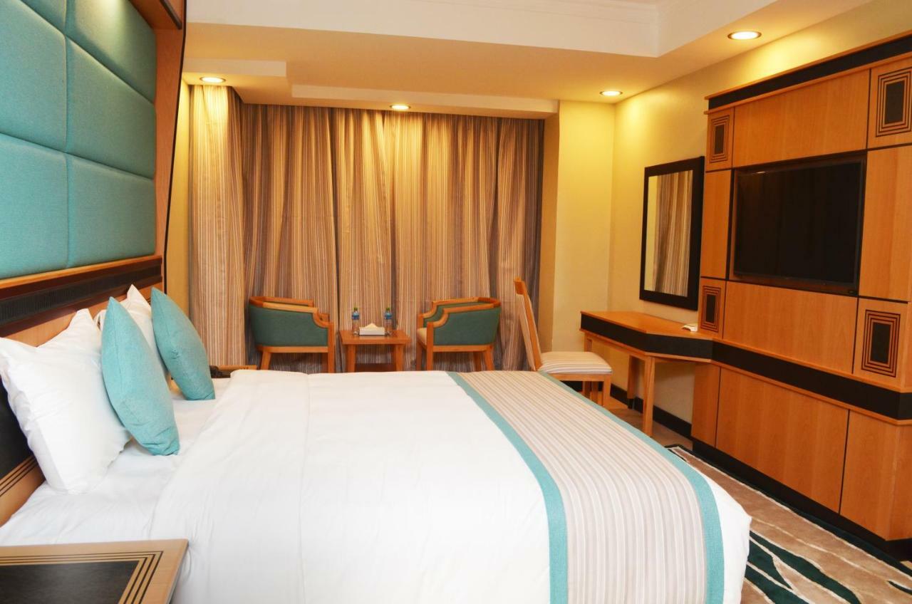 Nooh Tower Apartment Al Hidd Exterior photo