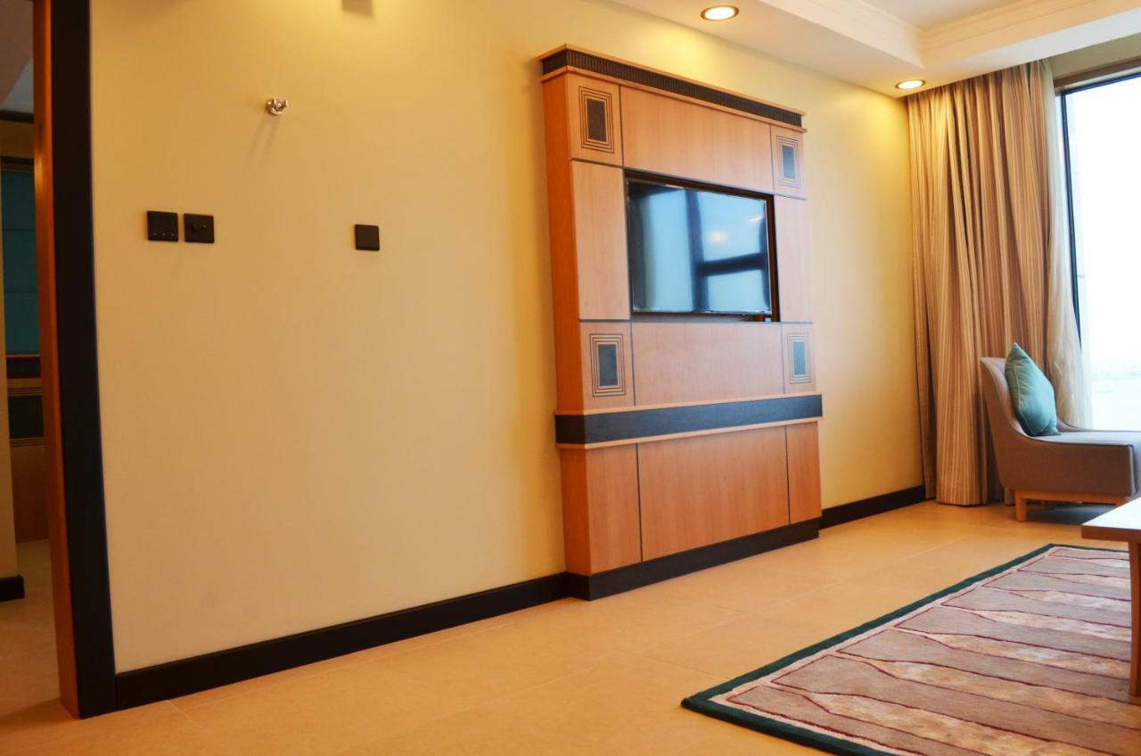 Nooh Tower Apartment Al Hidd Exterior photo